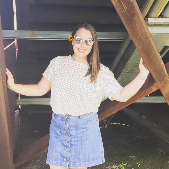 Meet your Posher, Jessica - Picture 1 of 1